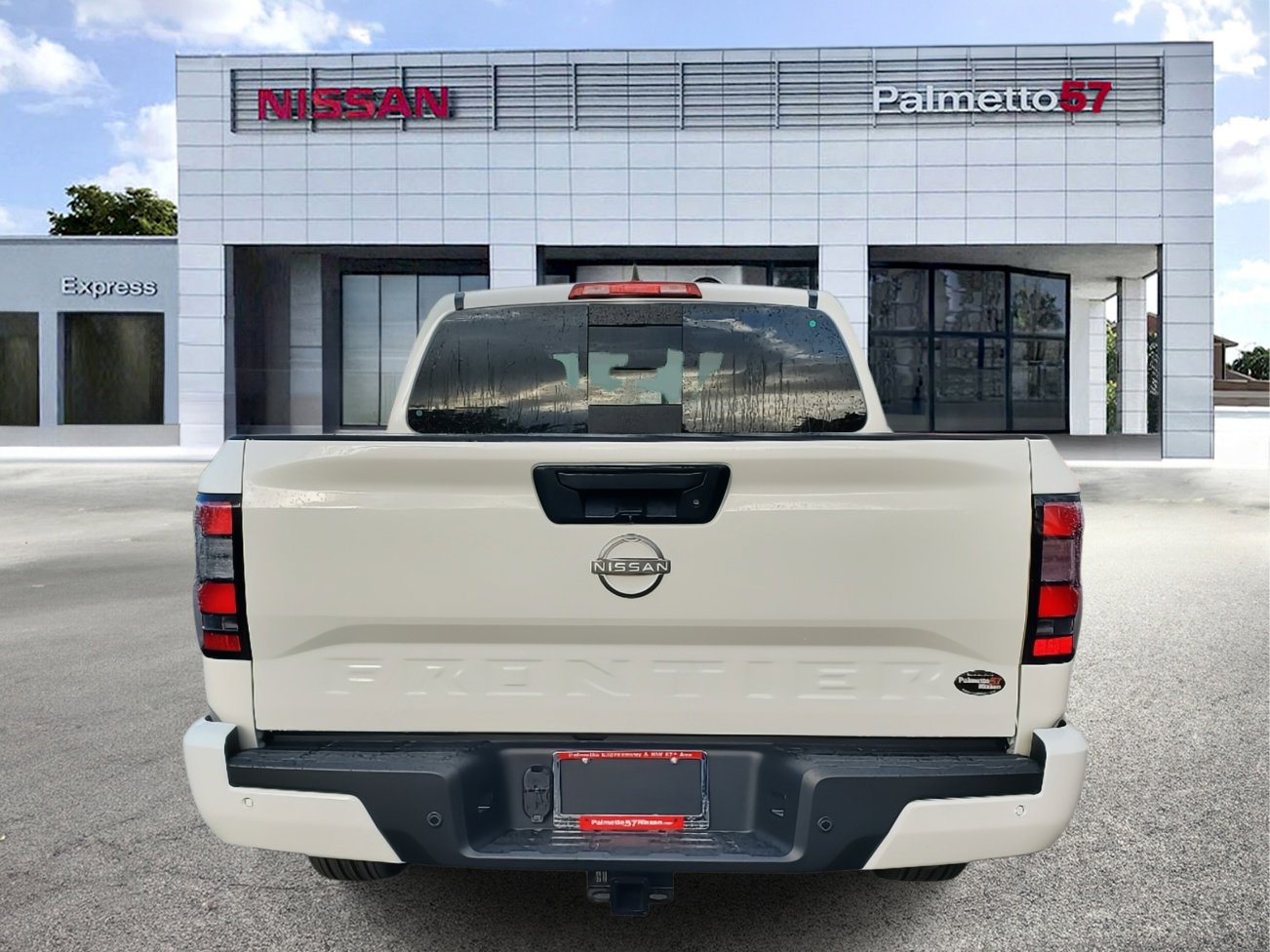 2025 Nissan Frontier SV photo 4