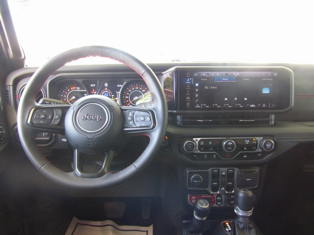 2024 Jeep Wrangler Rubicon photo 26