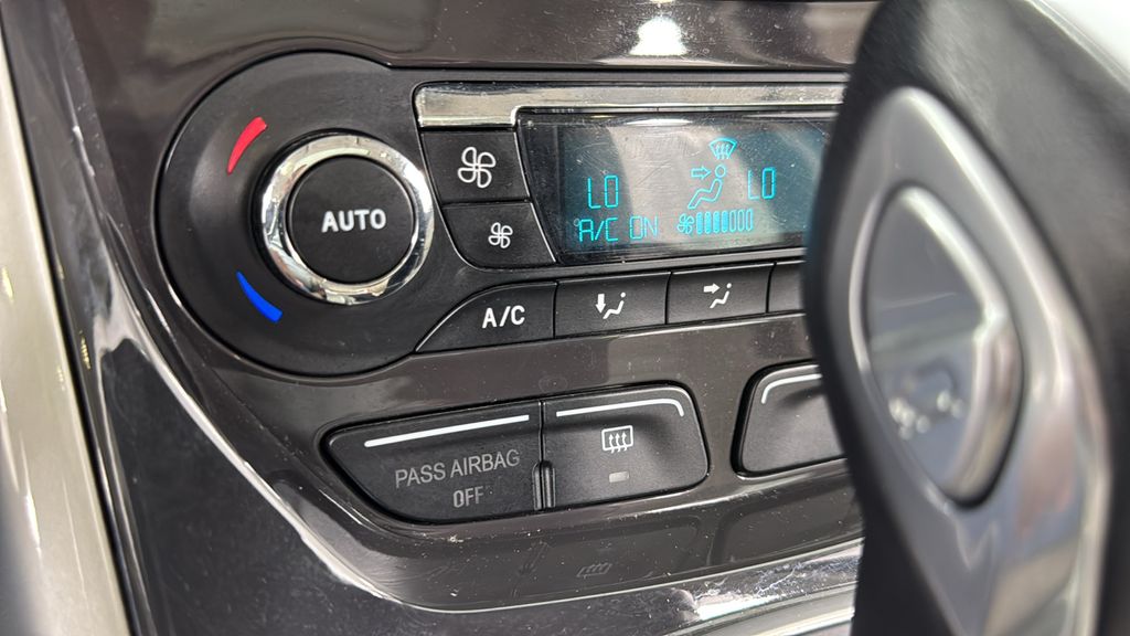 2014 Ford C-Max Hybrid SEL photo 27