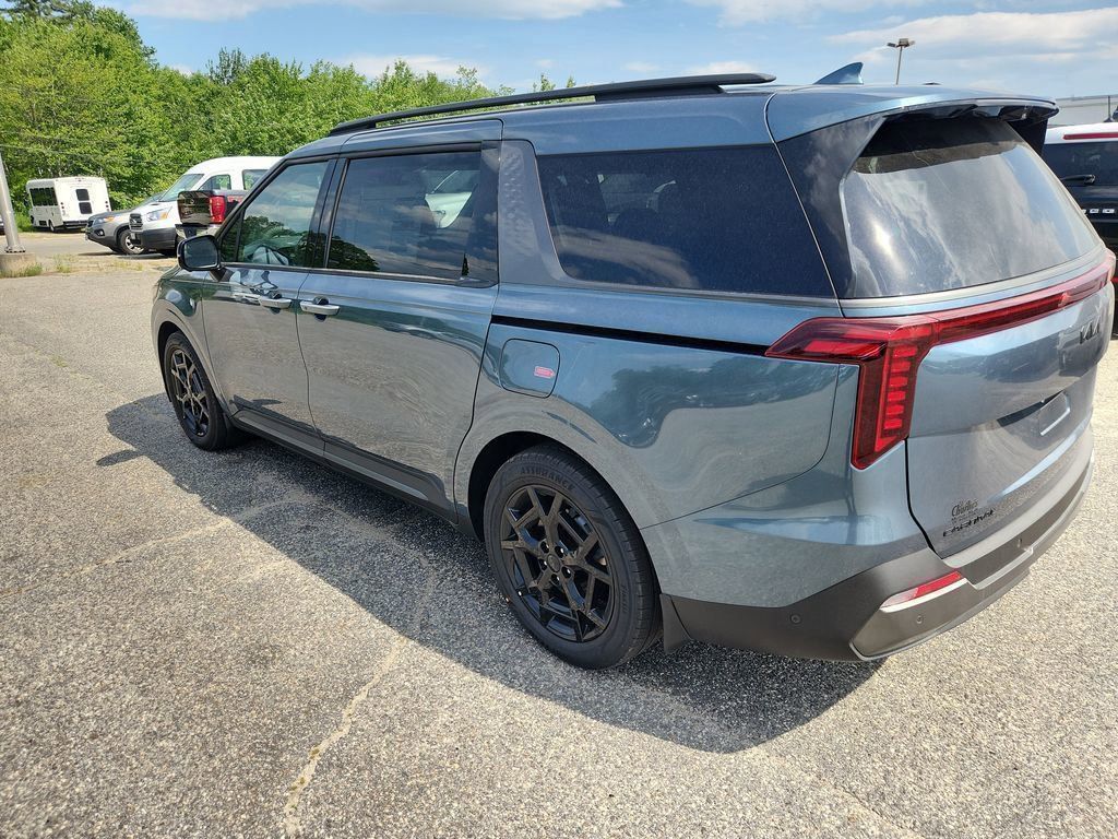 2025 Kia Carnival SX Prestige photo 3