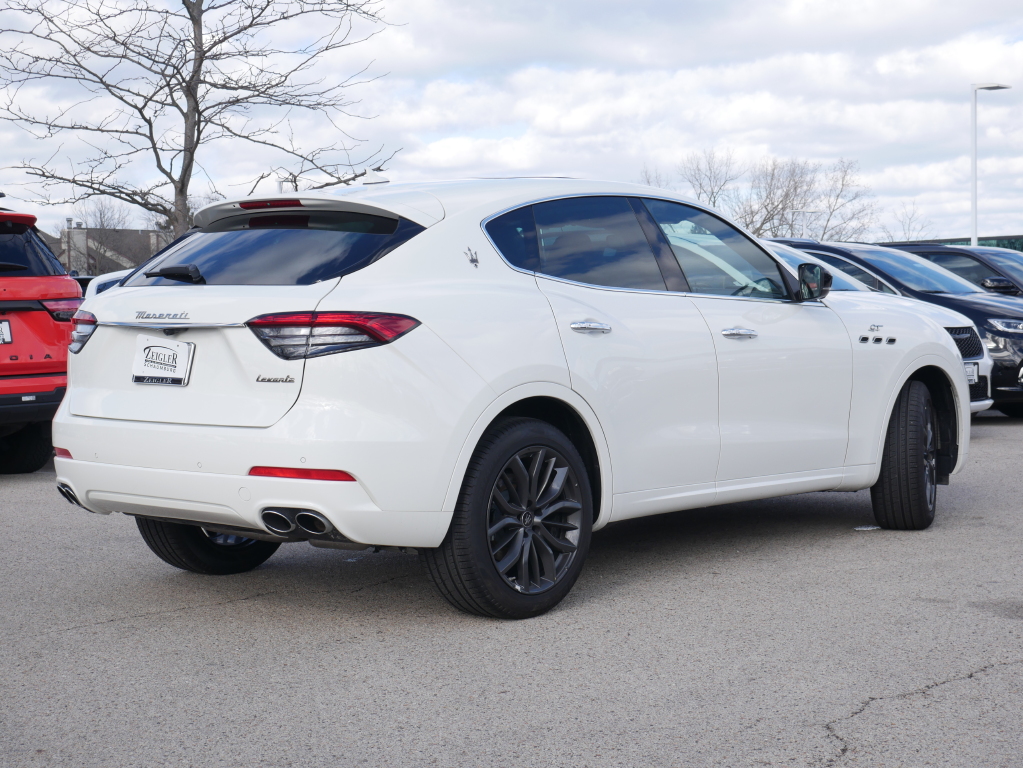 2024 Maserati Levante GT photo 8