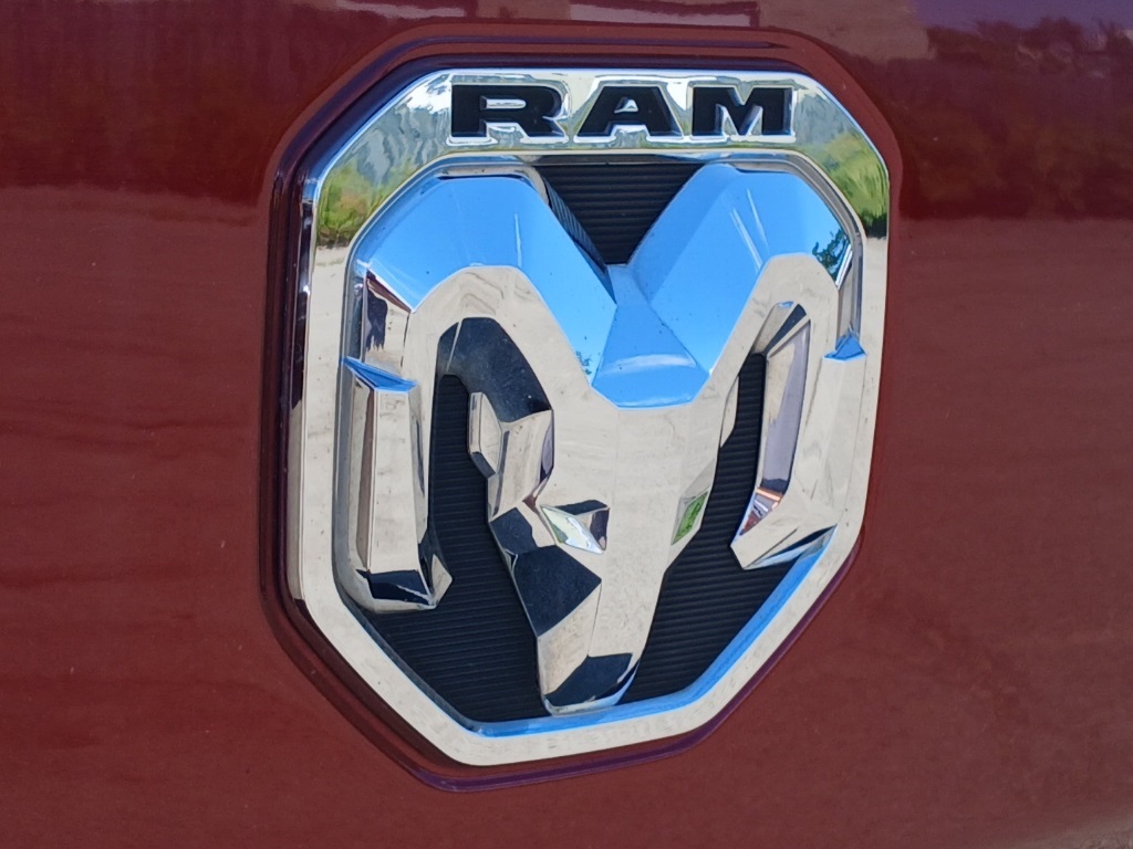 2020 Ram 1500 Laramie photo 11