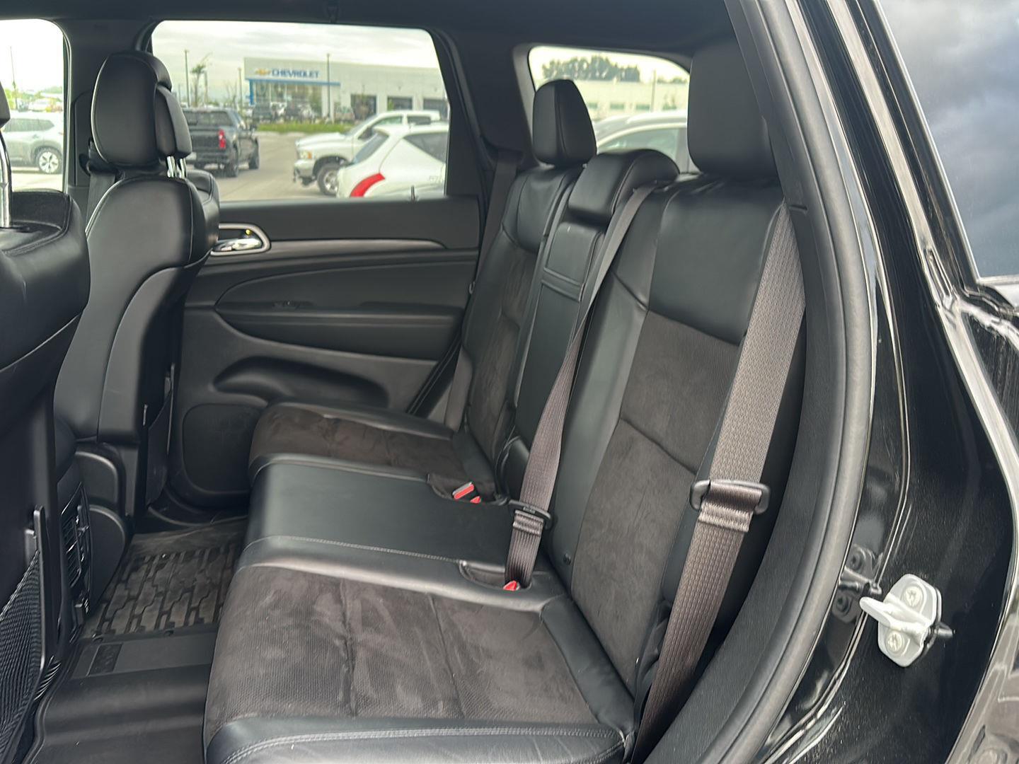 2021 Jeep Grand Cherokee Laredo X photo 6