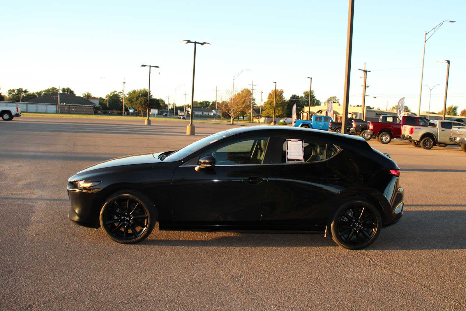 2025 Mazda Mazda3 Hatchback 2.5 Select Sport photo 4