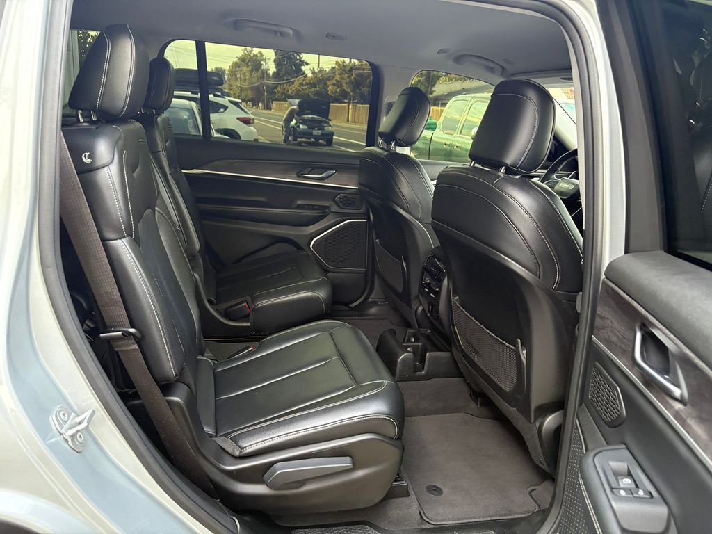 2022 Jeep Grand Cherokee Limited photo 30