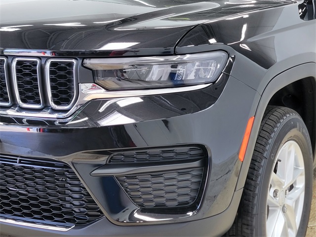 2025 Jeep Grand Cherokee Laredo X photo 9