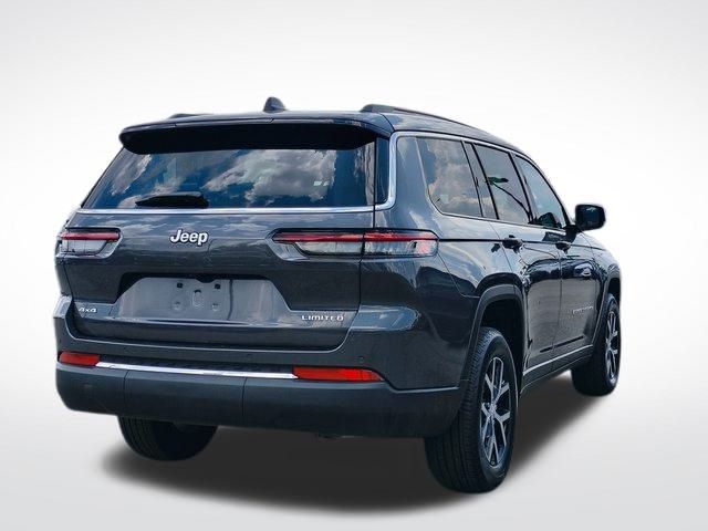 2025 Jeep Grand Cherokee Limited photo 4