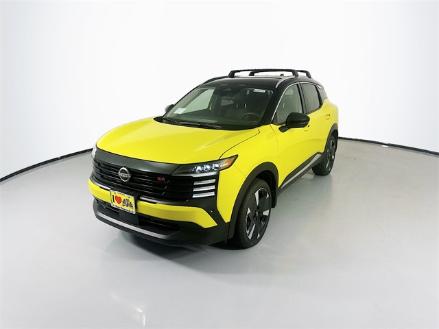 2025 Nissan Kicks SR photo 4