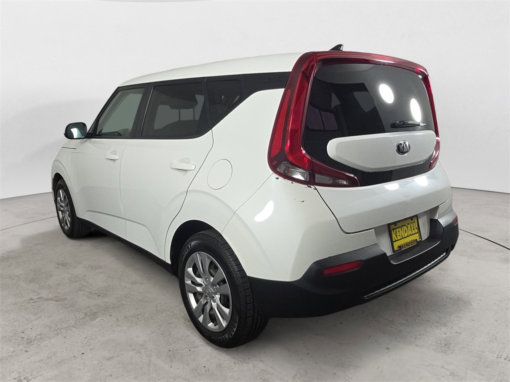 2021 Kia Soul LX photo 3