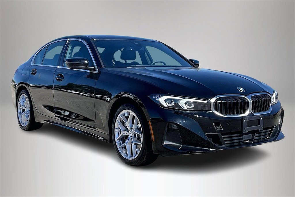 2025 BMW 3 Series 330i's photo