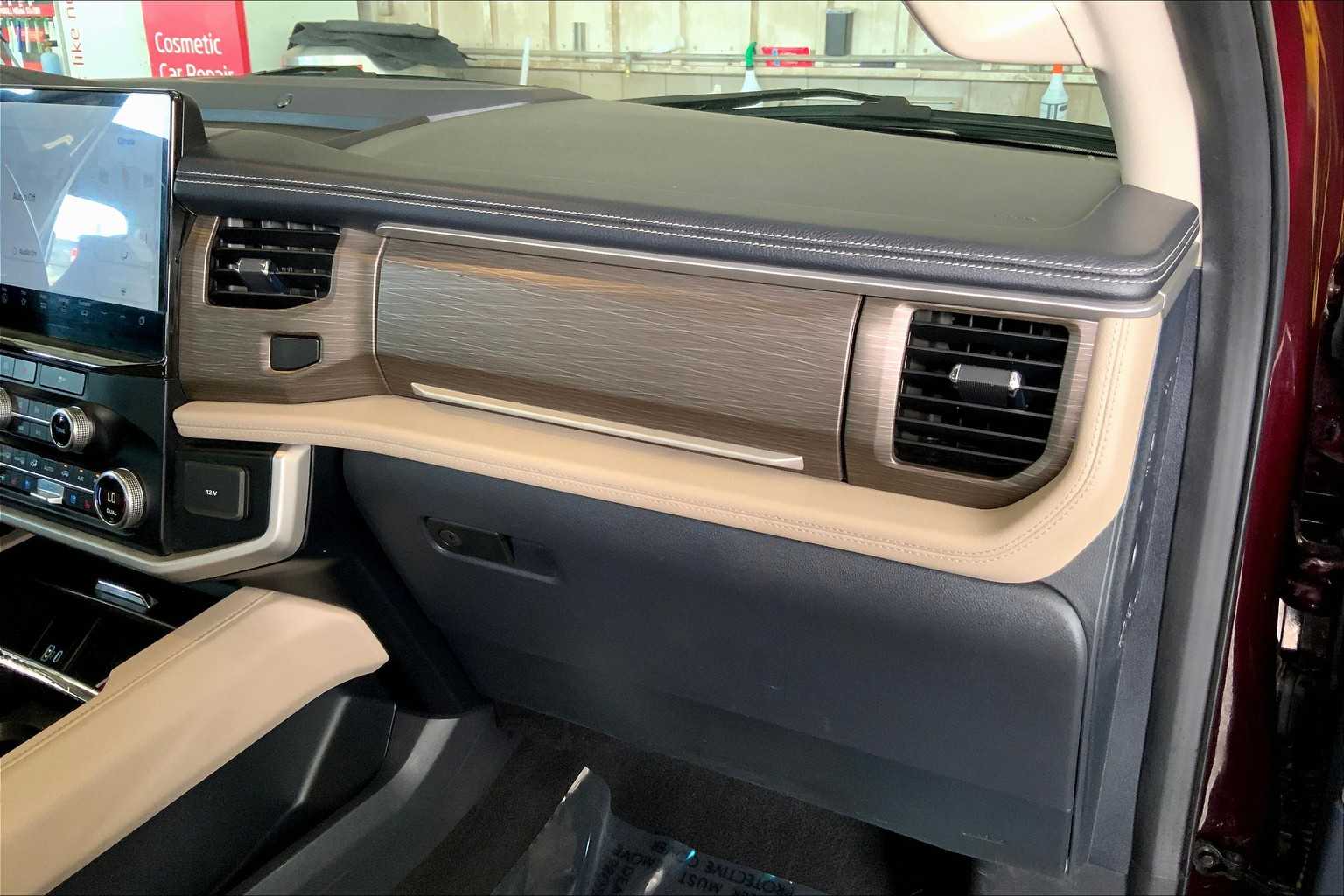 2024 Ford Expedition MAX Limited photo 16