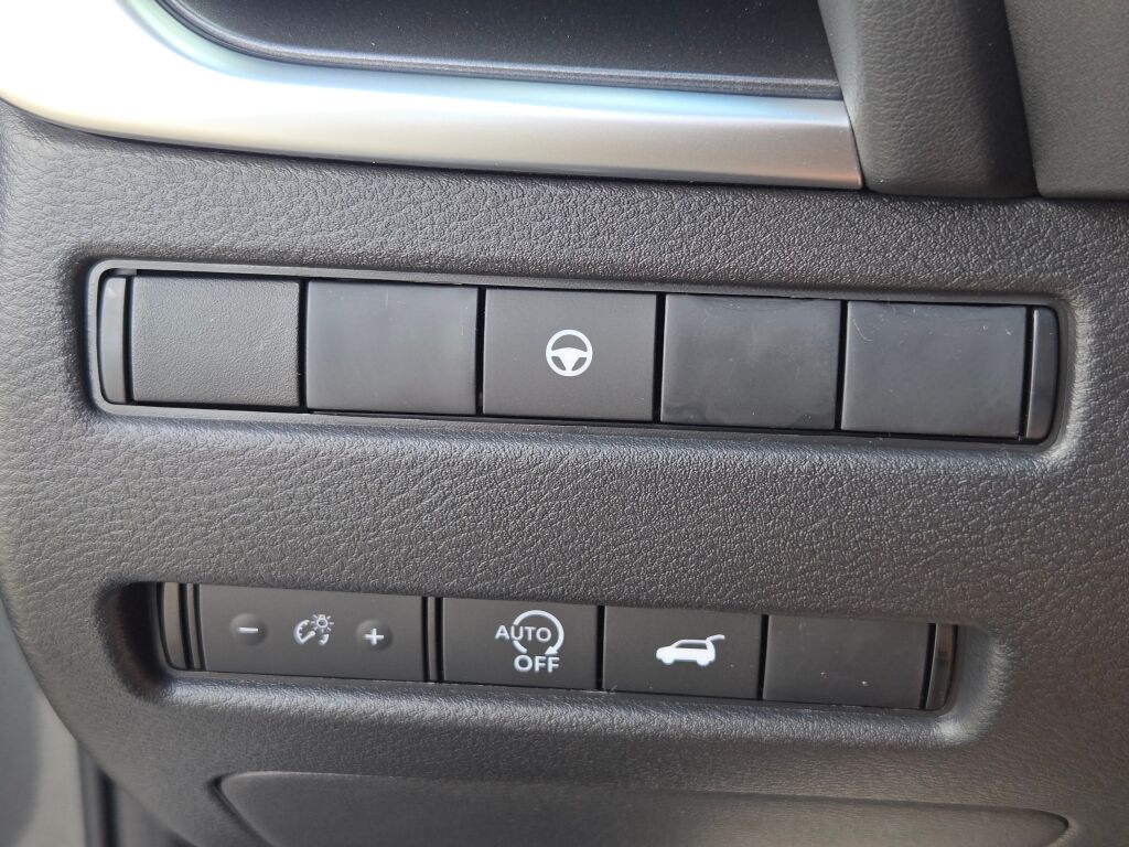 2026 Nissan Rogue SV photo 18