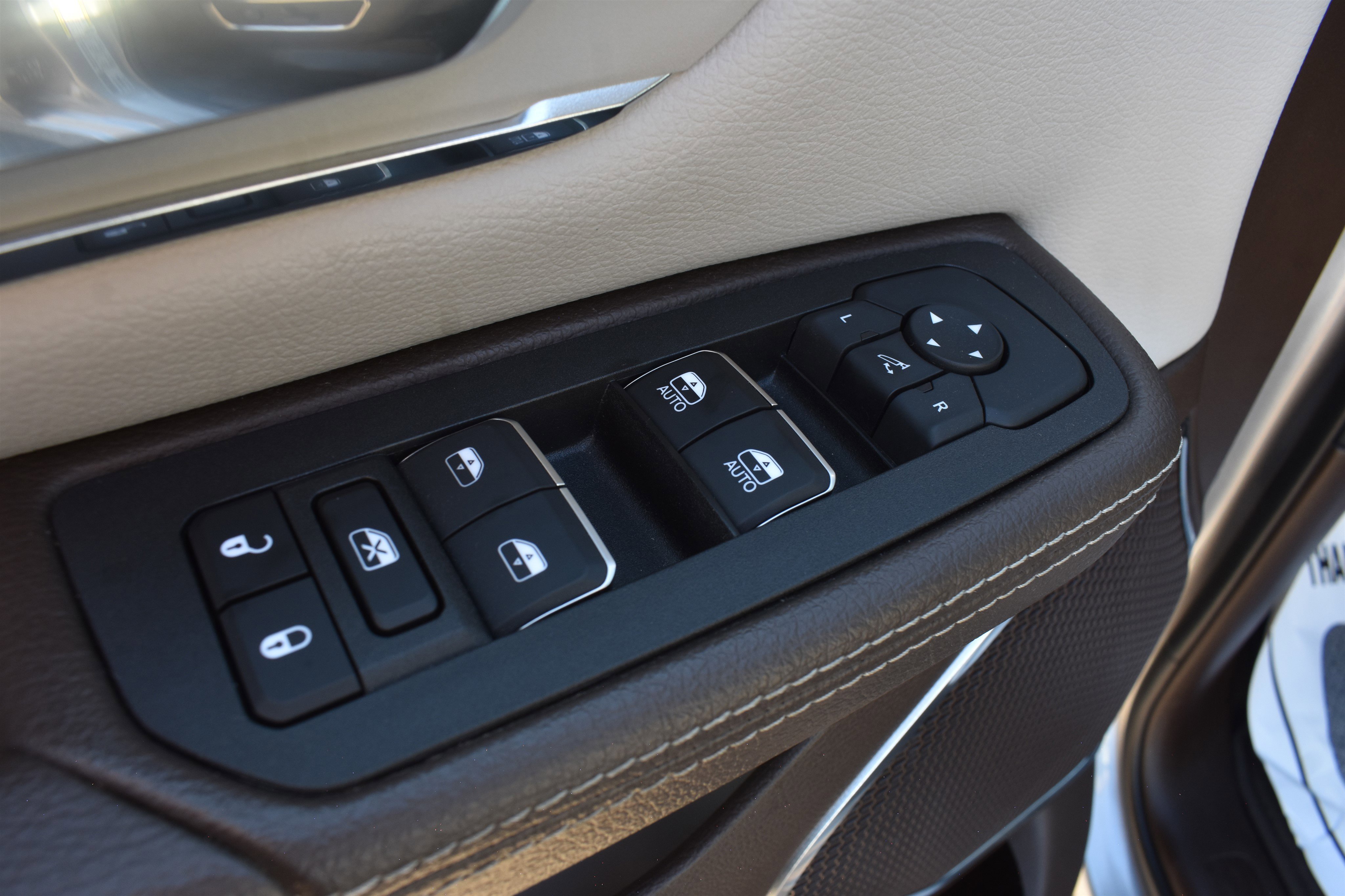 2025 Ram 1500 Laramie photo 4