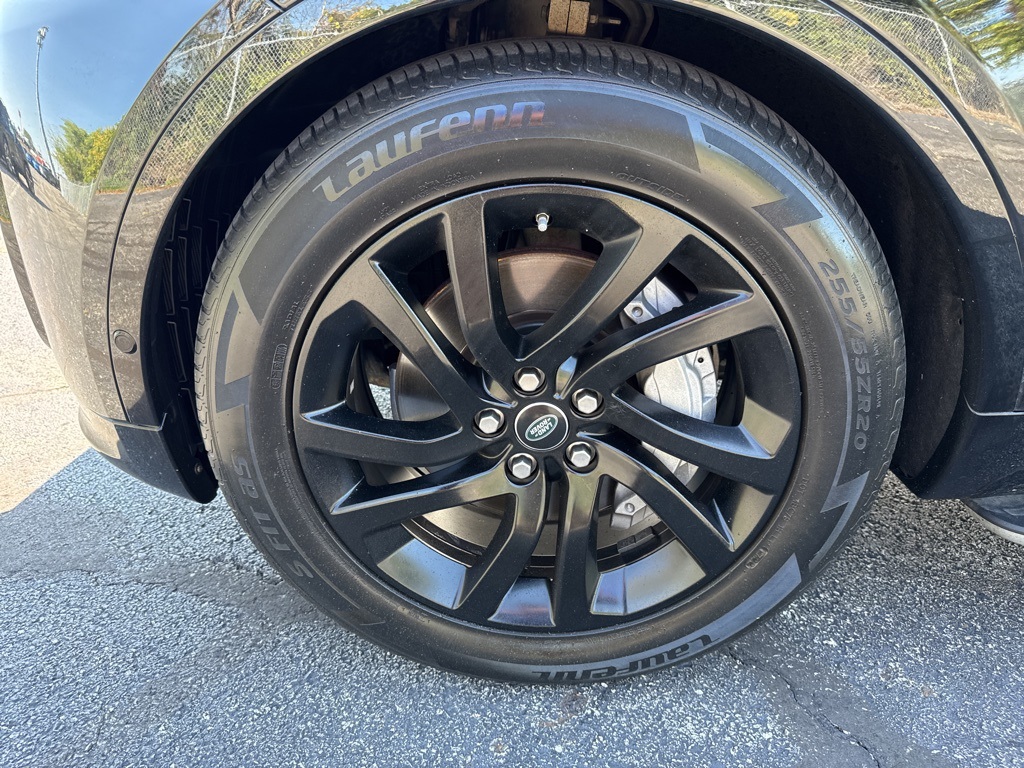 2020 Land Rover Discovery Landmark photo 19