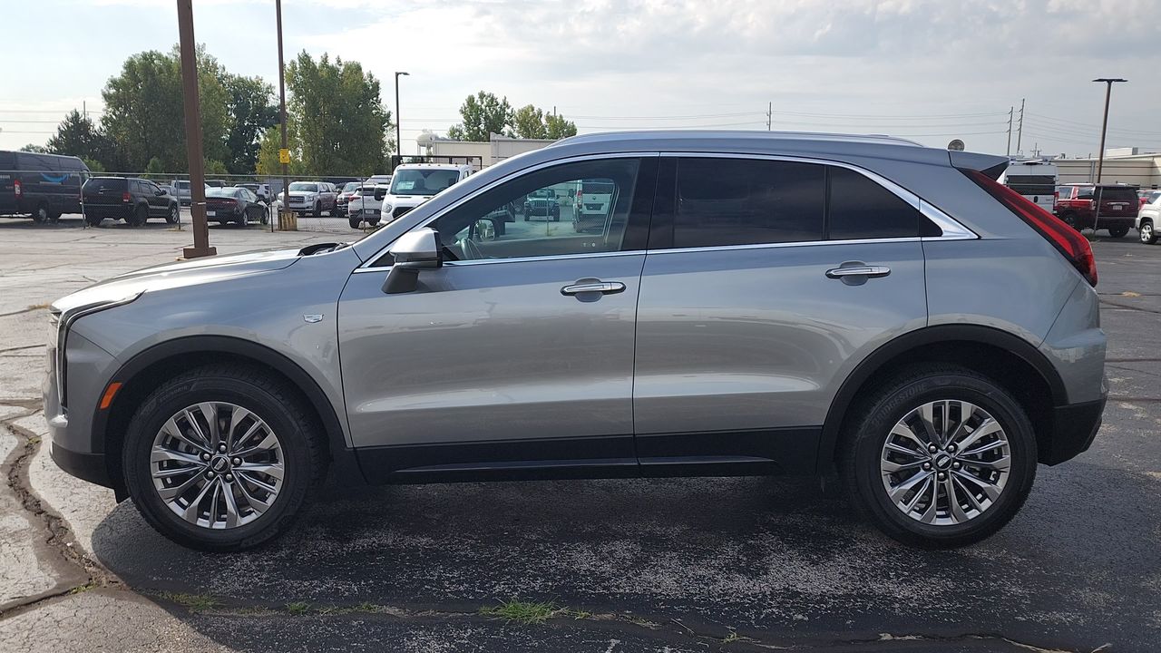 2024 Cadillac XT4 Premium Luxury photo 4