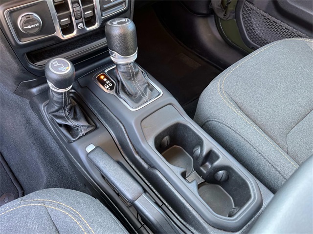 2024 Jeep Wrangler Sahara photo 29