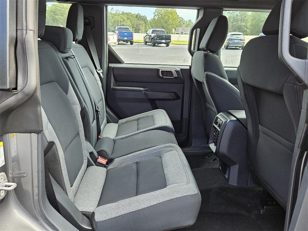 2025 Ford Bronco Base photo 14