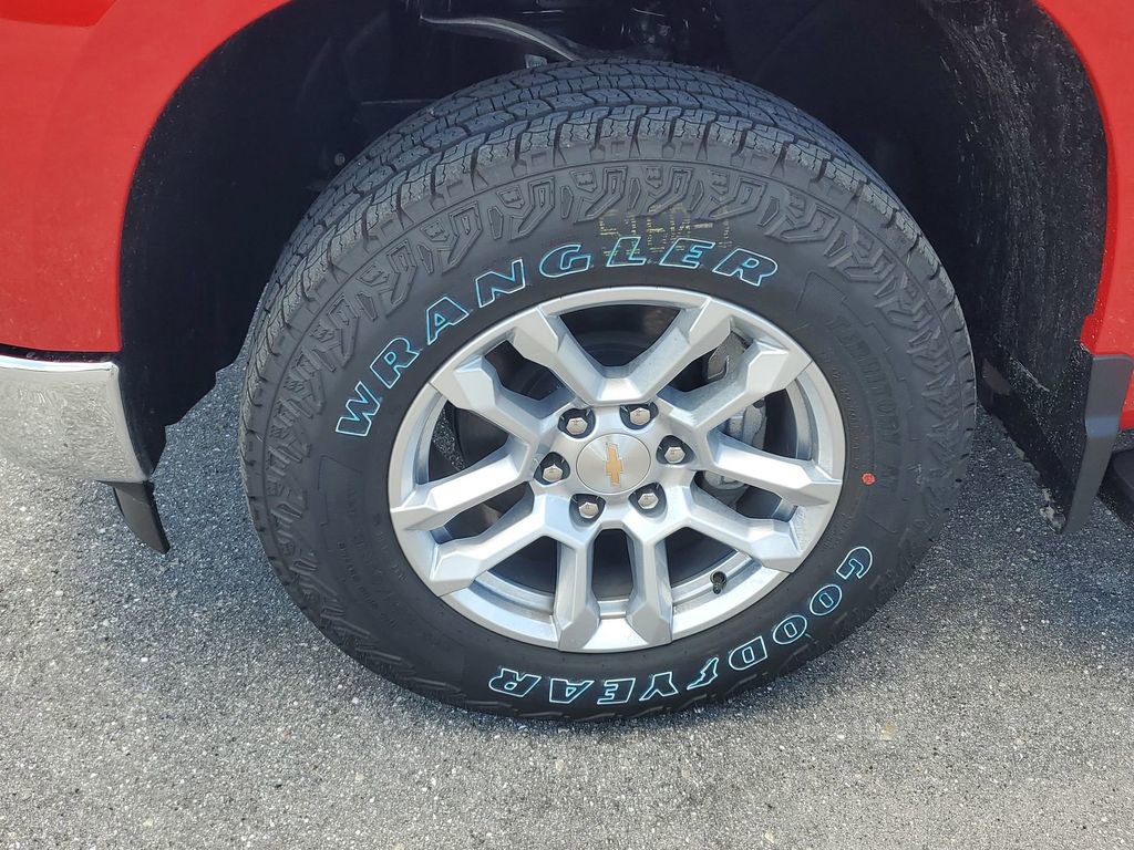 2025 Chevrolet Silverado 1500 LT photo 18