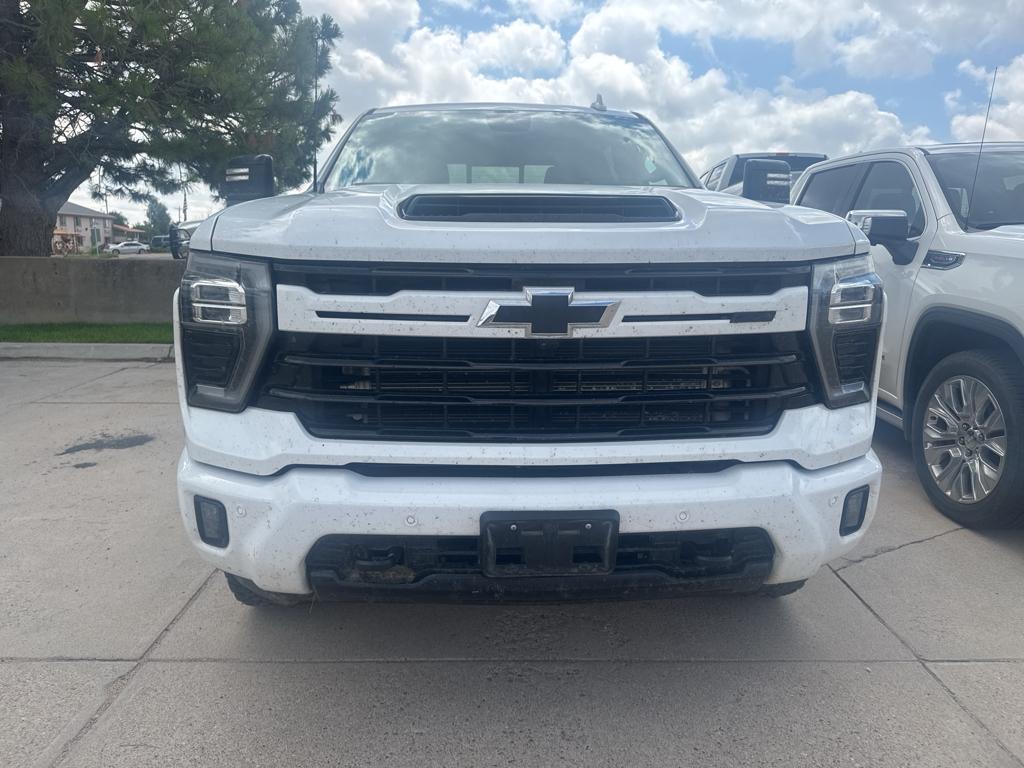 2024 Chevrolet Silverado 2500HD LTZ photo 2