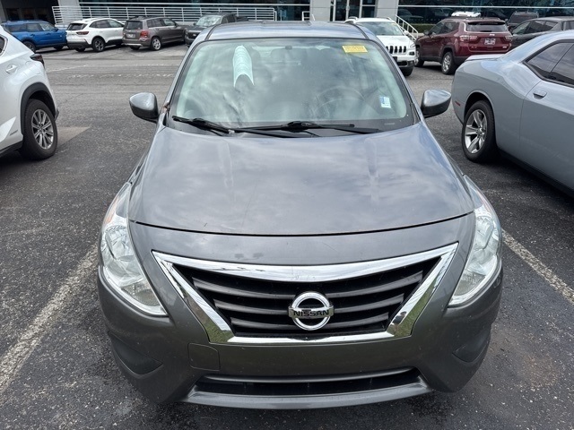 2019 Nissan Versa 1.6 S photo 2