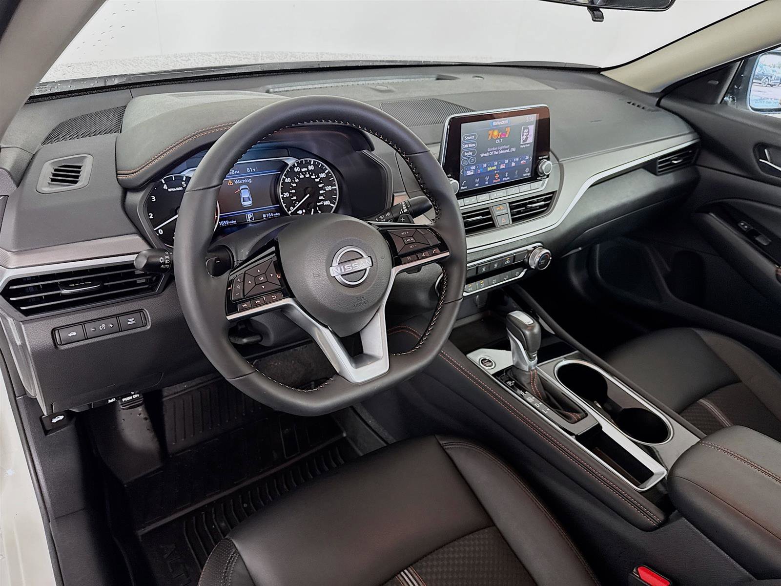 2025 Nissan Altima SR photo 9