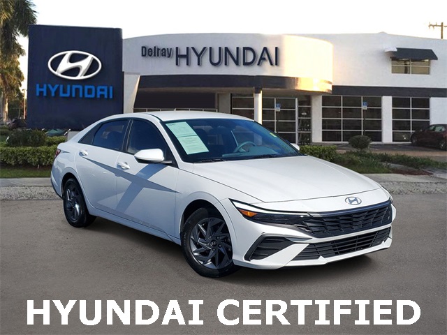 2024 Hyundai Elantra SEL's photo