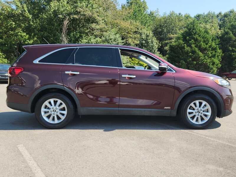 2019 Kia Sorento LX V6 photo 2