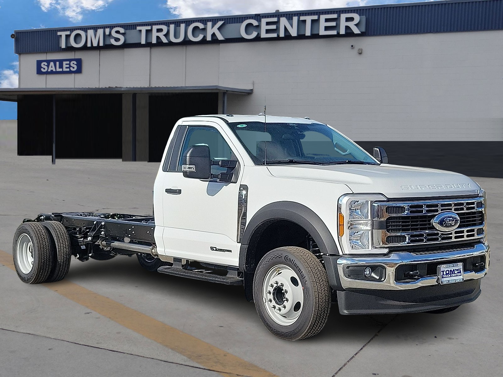 2026 Ford F-550 Super Duty Chassis Cab XL's photo