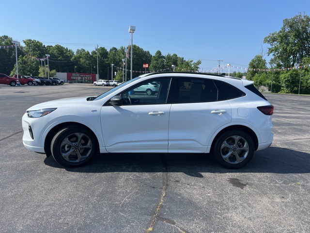 2023 Ford Escape ST-Line photo 4