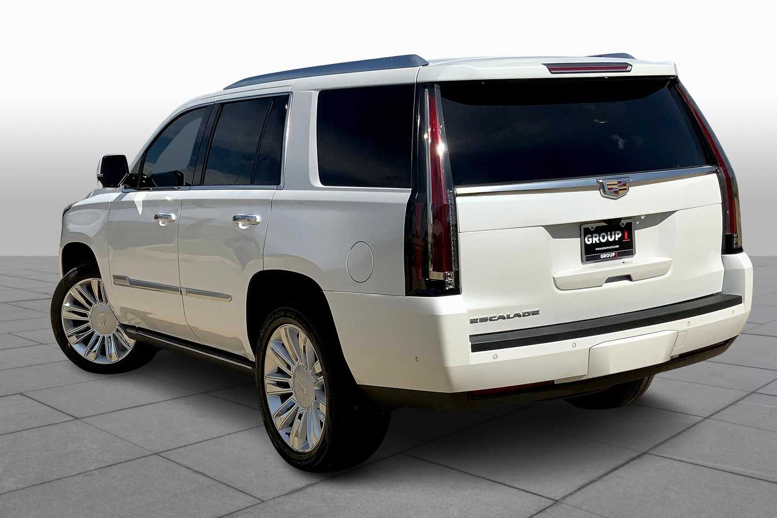 2019 Cadillac Escalade Platinum photo 9