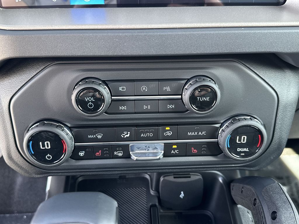 2025 Ford Bronco Outer Banks photo 16
