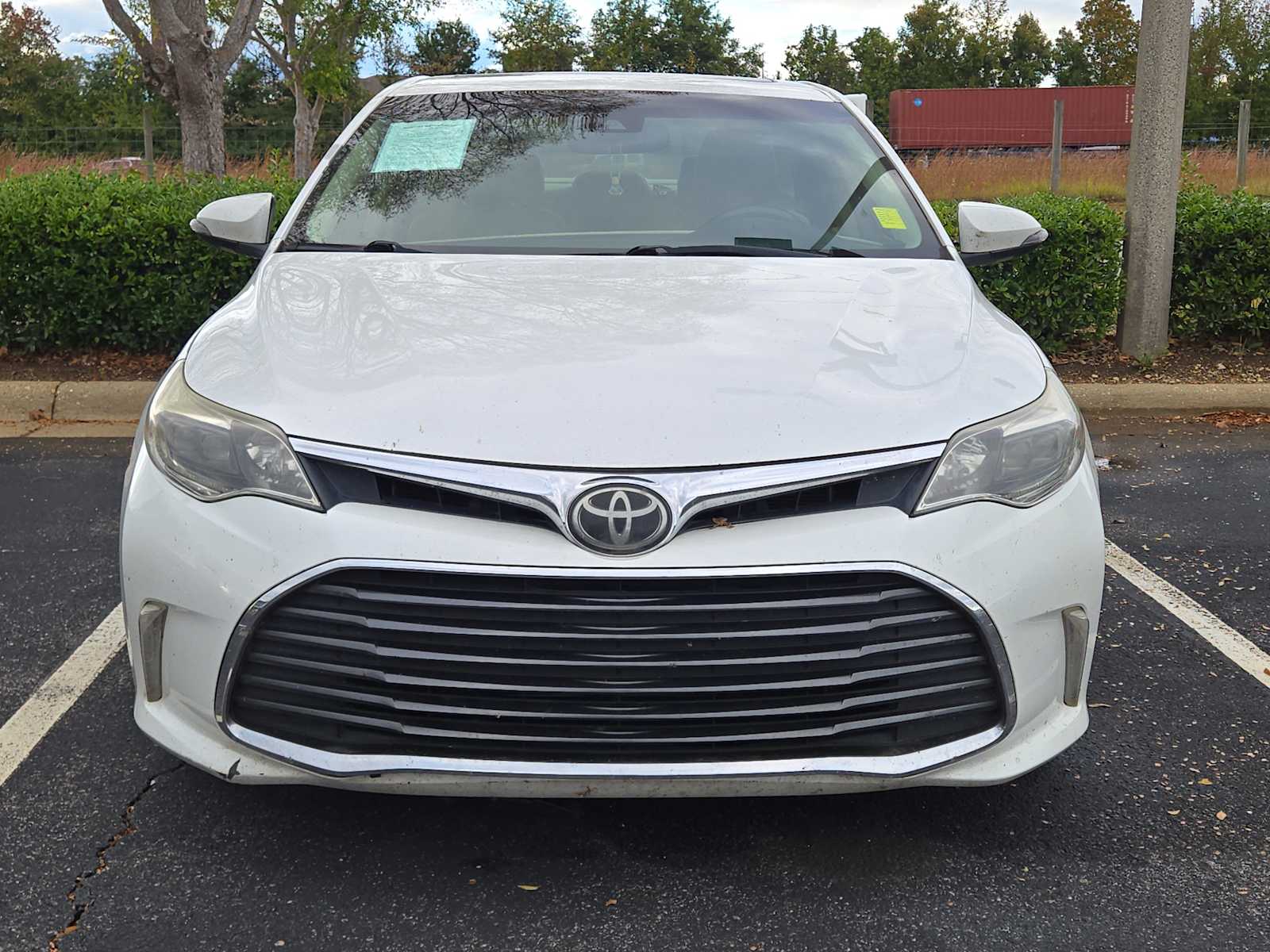 2016 Toyota Avalon Limited photo 2