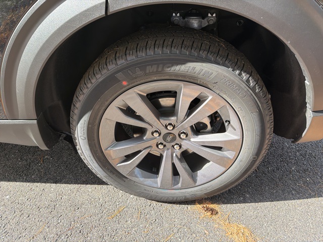 2026 Ford Explorer photo 4