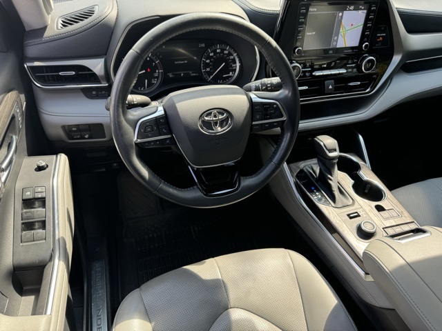 2021 Toyota Highlander Limited photo 24
