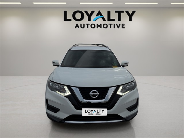 2017 Nissan Rogue SV photo 8