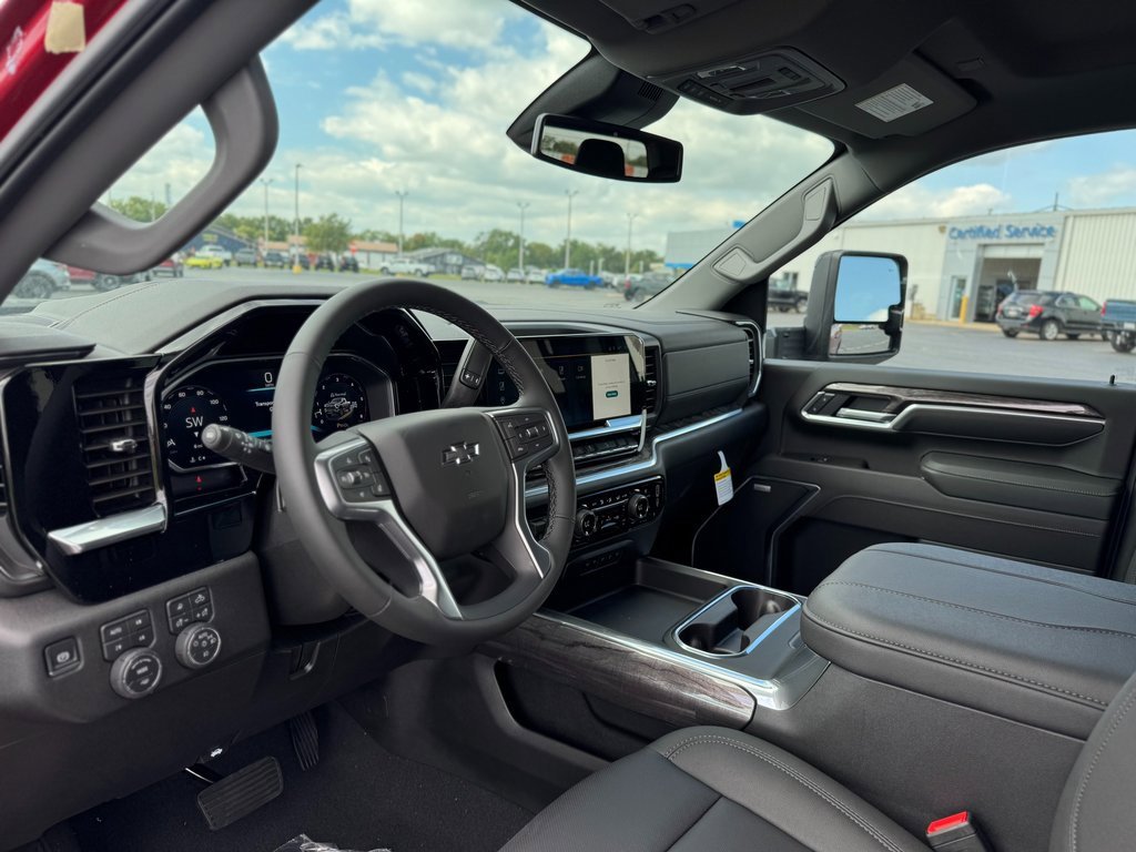 2026 Chevrolet Silverado 2500HD LTZ photo 9