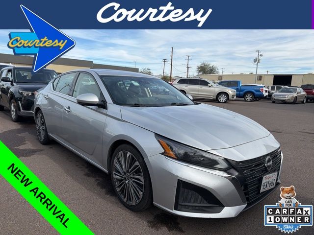 2023 Nissan Altima SL's photo