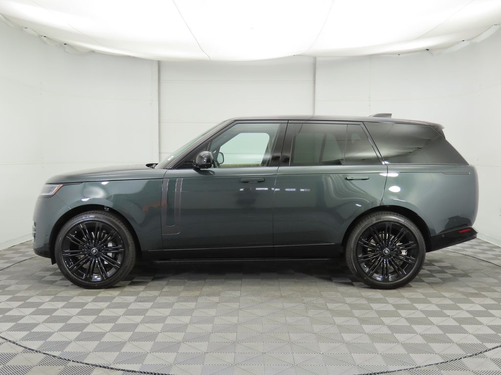 2025 Land Rover Range Rover SE photo 5