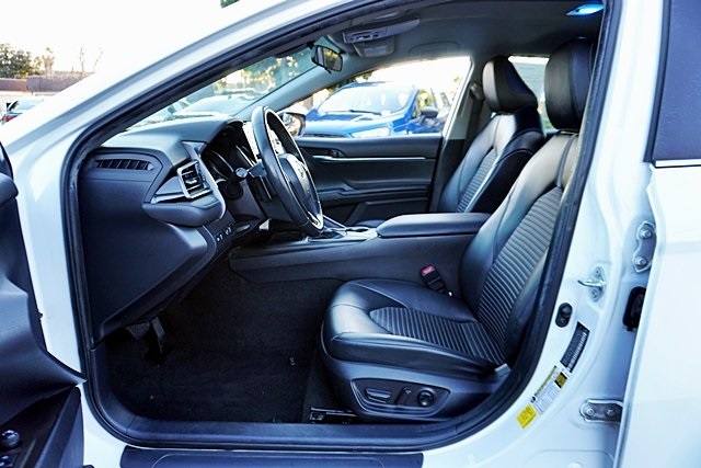 Used 2021 White Toyota SE Nightshade image 12