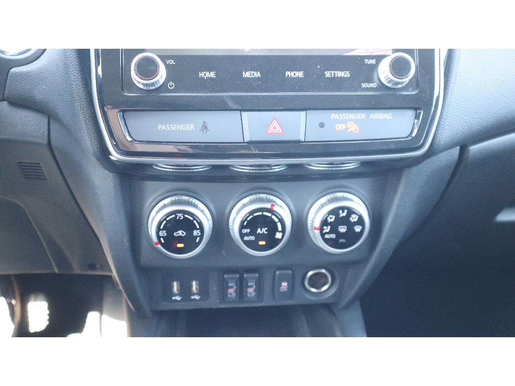 2024 Mitsubishi Outlander Sport ES photo 13