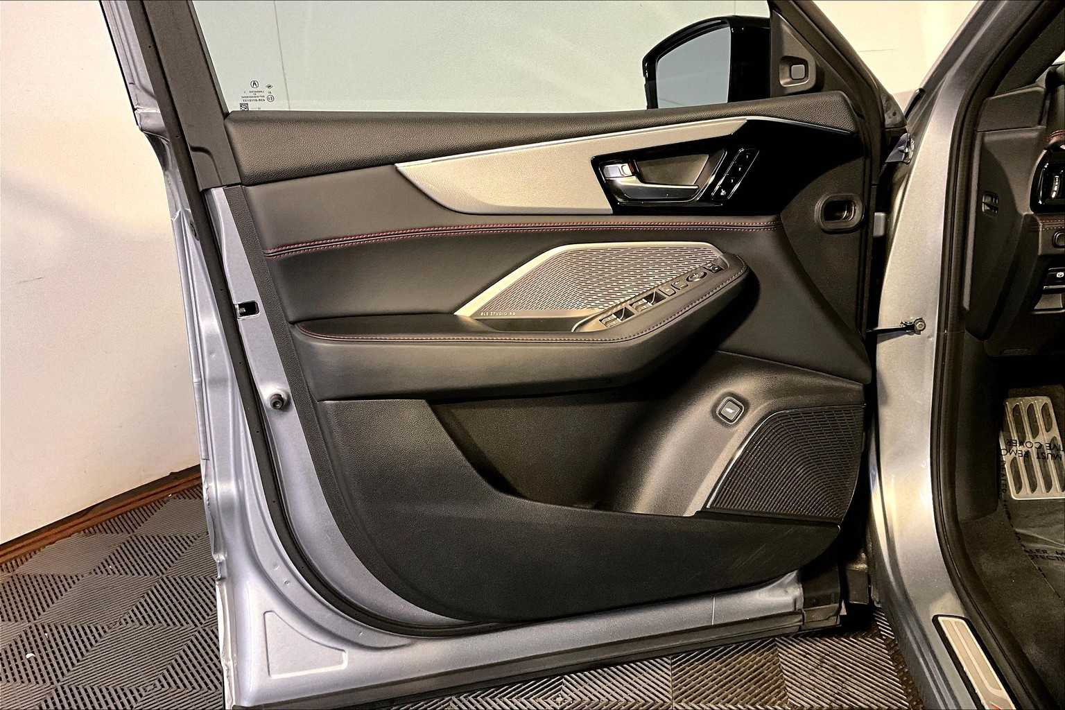 2023 Acura MDX SH-AWD A-Spec photo 19