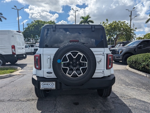 2025 Ford Bronco Outer Banks photo 10