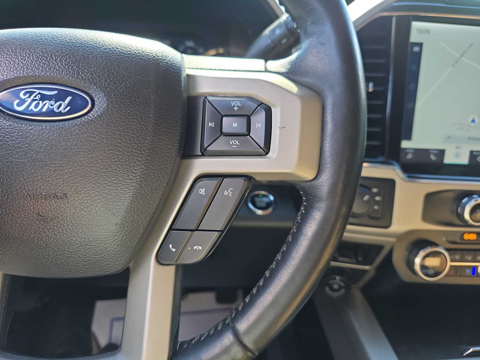 2022 Ford F-250 Lariat photo 22