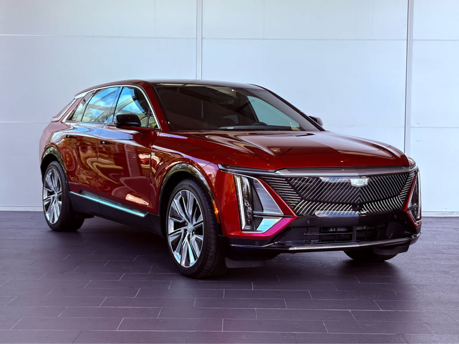 2024 Cadillac Lyriq Luxury photo 3