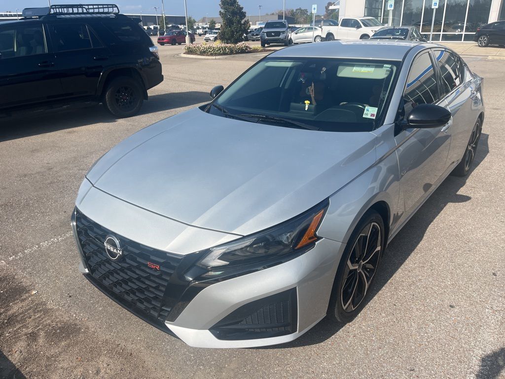 2023 Nissan Altima SR