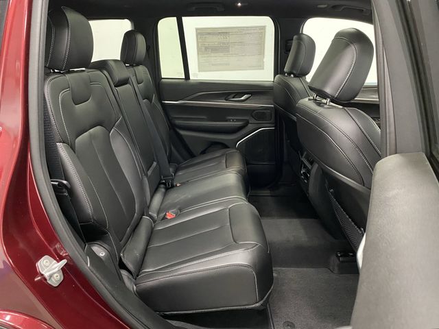 2025 Jeep Grand Cherokee Limited photo 34