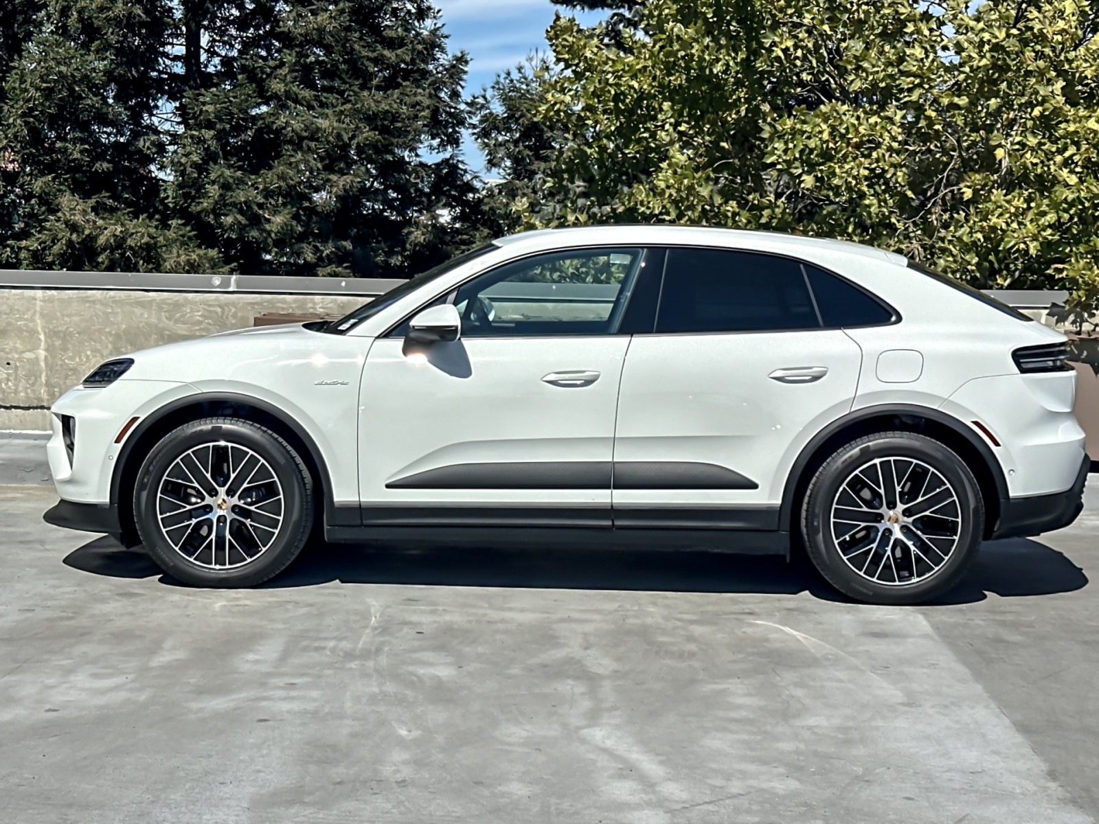 Used 2025 Porsche Macan Base with VIN WP1AD2XA8SL075559 for sale in Walnut Creek, CA