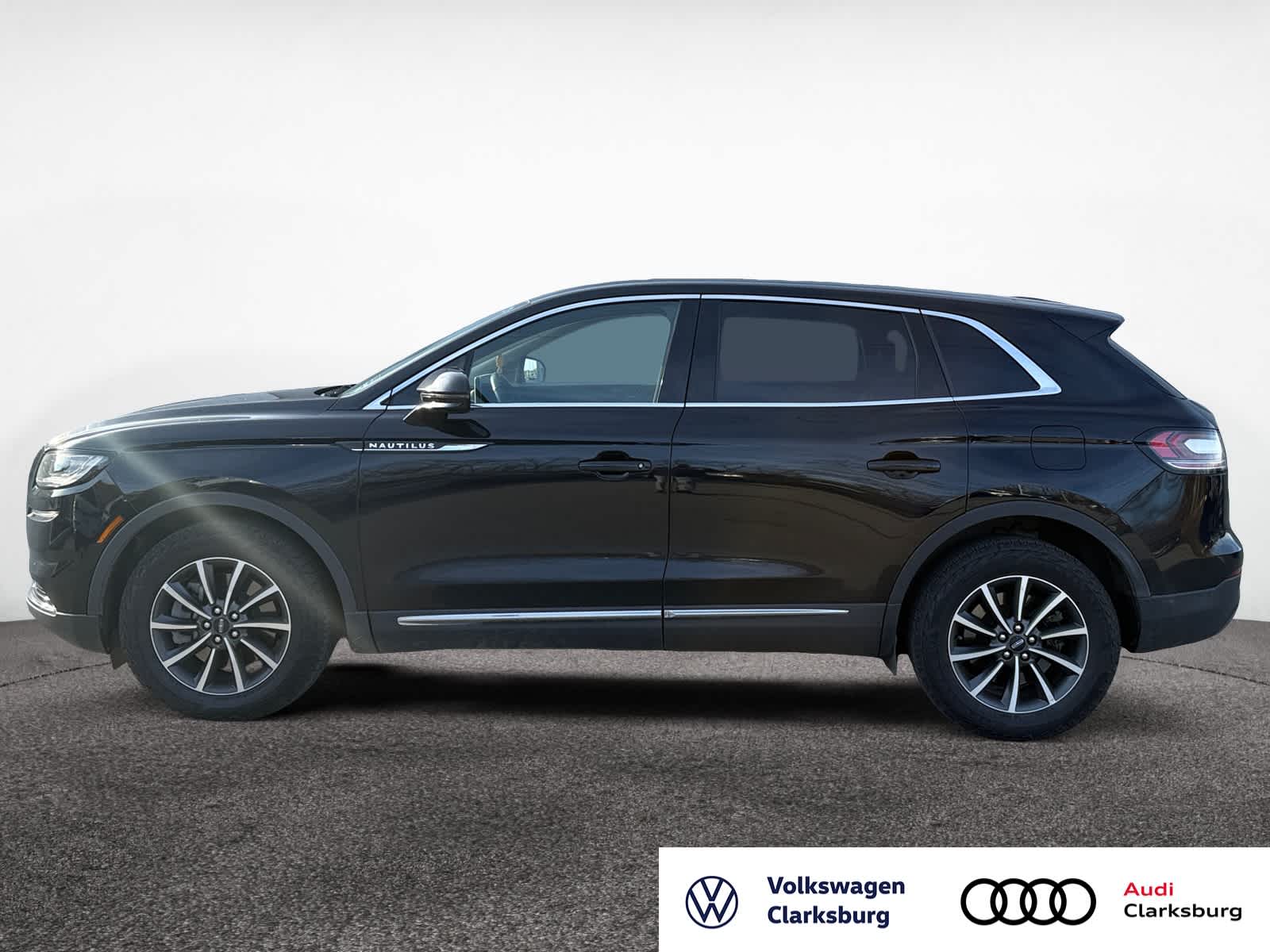 2022 Lincoln Nautilus Standard photo 2