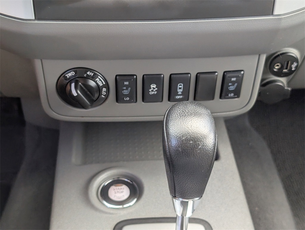 2021 Nissan Frontier SV photo 13