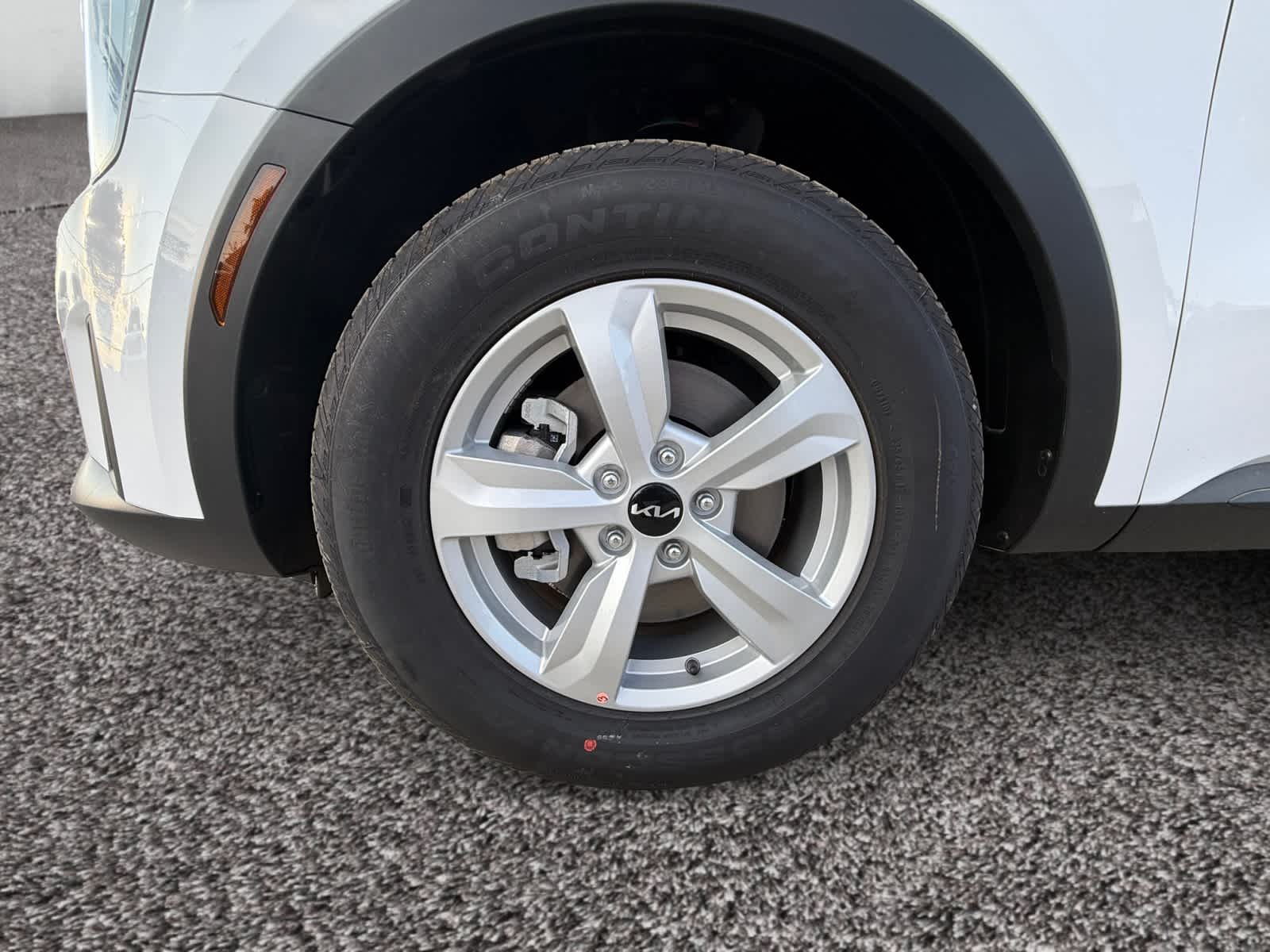 2026 Kia Sorento LX photo 13